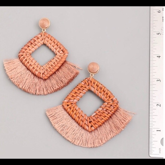 Stella rattan straw earrings - Picture 2 of 3